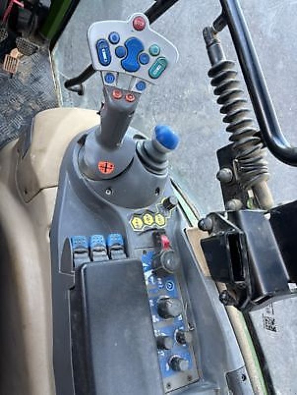 Schmalspurtraktor типа Fendt 210 F, Gebrauchtmaschine в Carcassonne (Фотография 9)