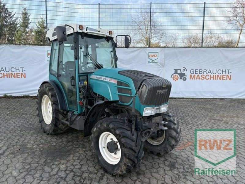 Schmalspurtraktor des Typs Fendt 210 V Vario, Gebrauchtmaschine in Kruft (Bild 1)