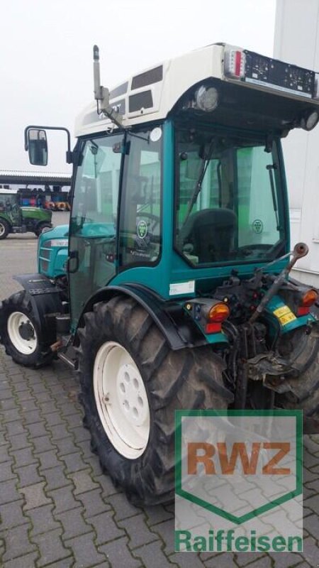 Schmalspurtraktor des Typs Fendt 210 V Vario, Vorführmaschine in Saulheim (Bild 7)