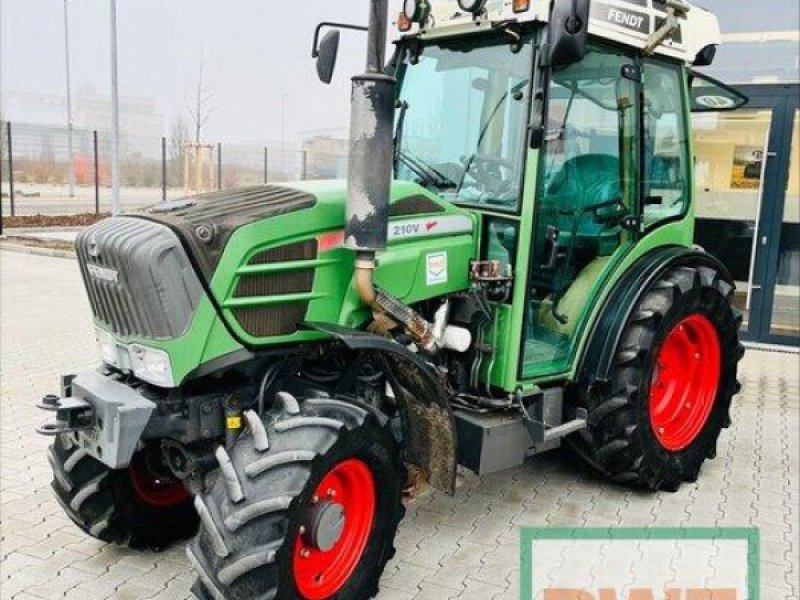 Schmalspurtraktor vrste Fendt 210 V Vario, Gebrauchtmaschine v Herxheim (Slika 1)