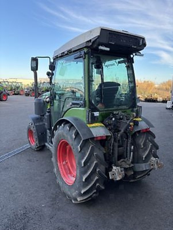 Schmalspurtraktor типа Fendt 210 V, Gebrauchtmaschine в Carcassonne (Фотография 7)