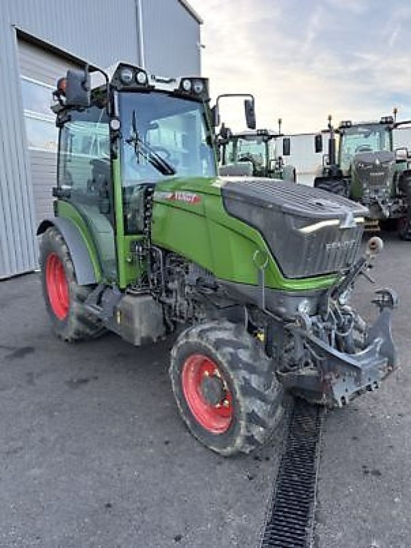 Schmalspurtraktor типа Fendt 210 V, Gebrauchtmaschine в Carcassonne (Фотография 2)