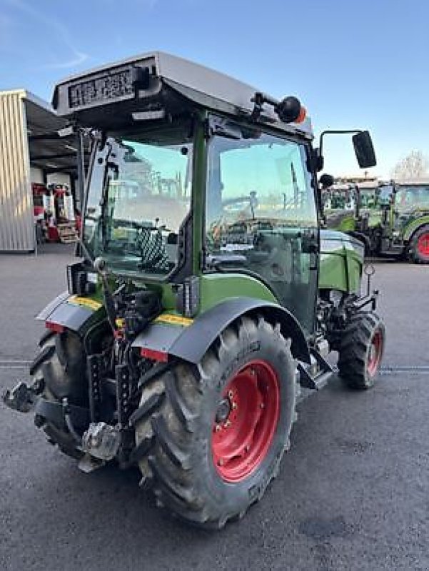 Schmalspurtraktor типа Fendt 210 V, Gebrauchtmaschine в Carcassonne (Фотография 8)