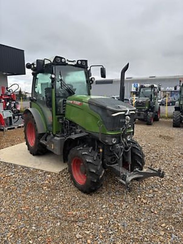 Schmalspurtraktor of the type Fendt 210 V, Gebrauchtmaschine in Carcassonne (Picture 3)
