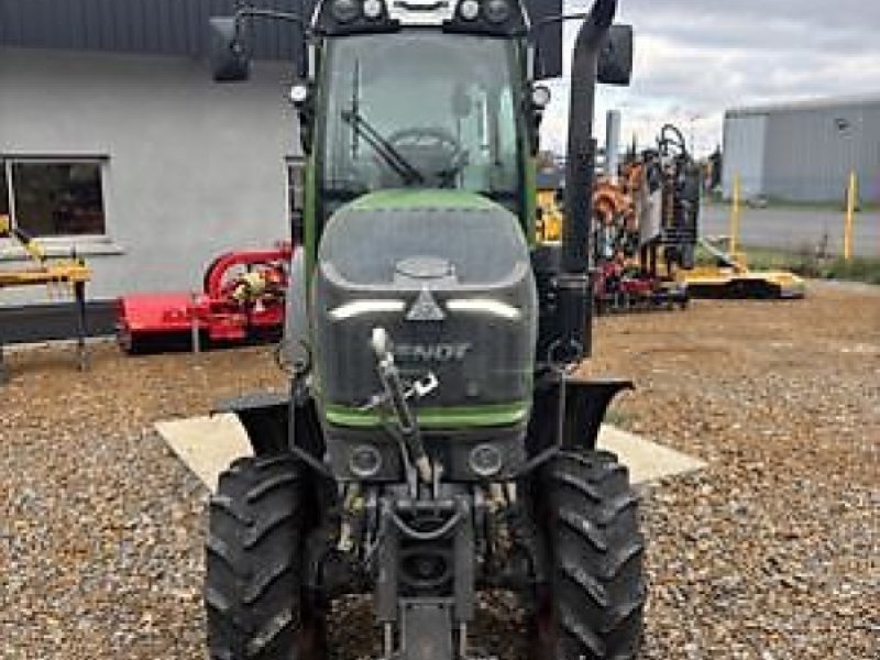 Schmalspurtraktor of the type Fendt 210 V, Gebrauchtmaschine in Carcassonne (Picture 1)