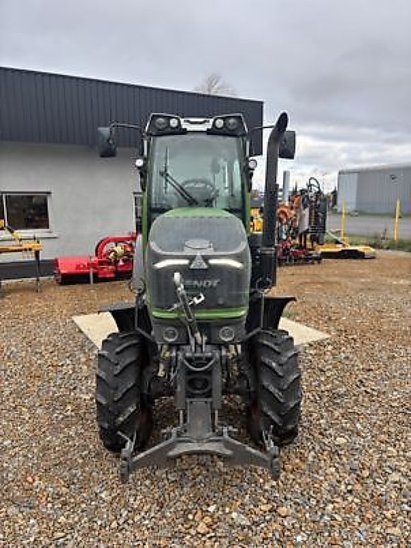 Schmalspurtraktor of the type Fendt 210 V, Gebrauchtmaschine in Carcassonne (Picture 2)