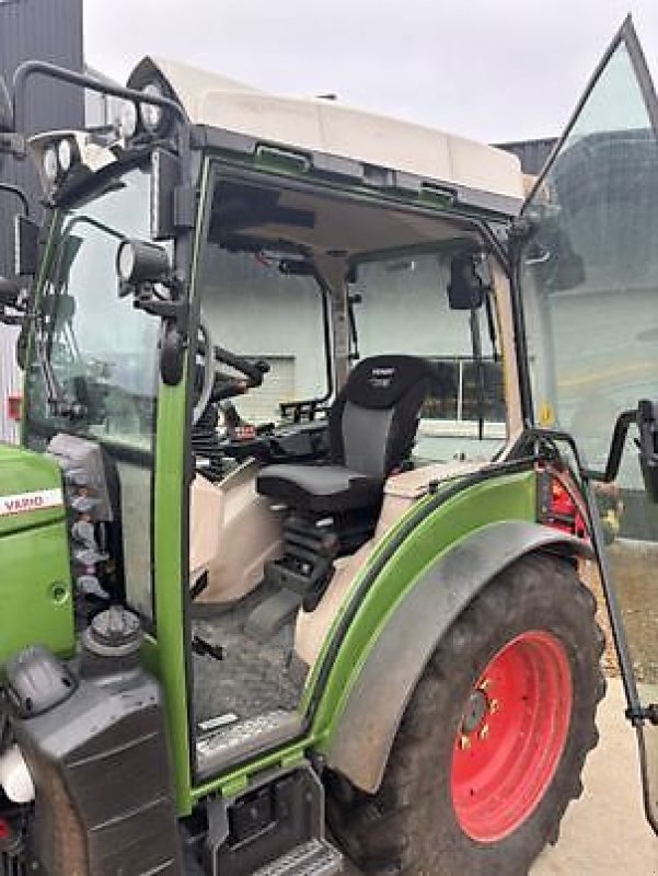 Schmalspurtraktor of the type Fendt 210 V, Gebrauchtmaschine in Carcassonne (Picture 10)