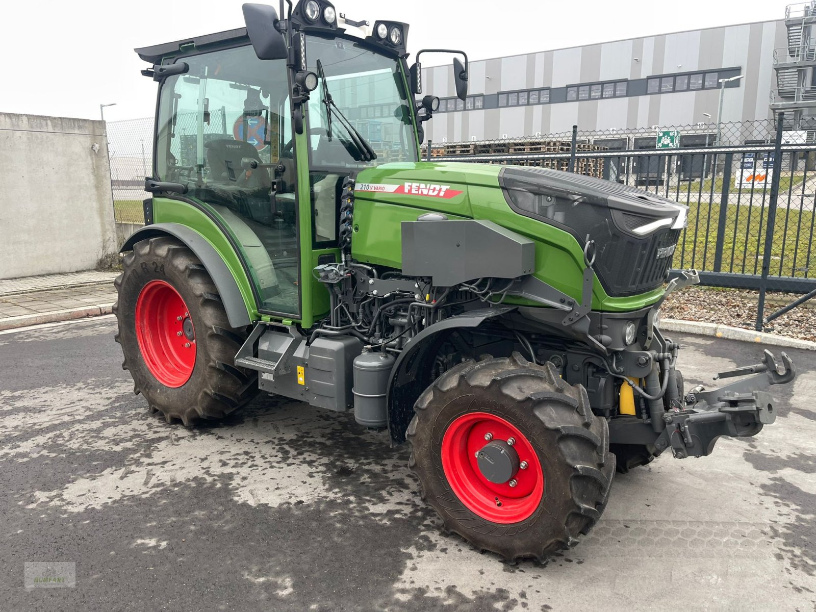 Schmalspurtraktor des Typs Fendt 210 VA Vario, Gebrauchtmaschine in Bad Leonfelden (Bild 8)