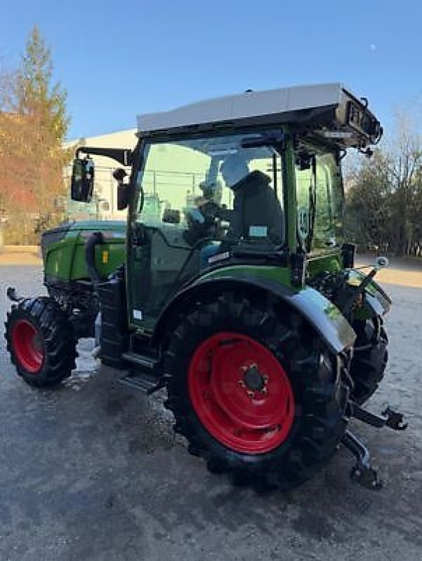 Schmalspurtraktor typu Fendt 210F profi+ RTK, Gebrauchtmaschine v MOISSAC (Obrázek 4)