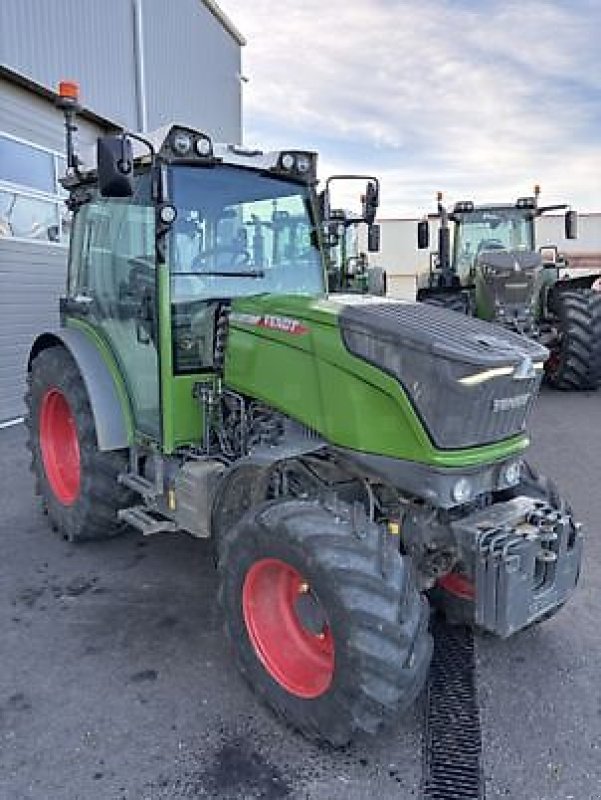 Schmalspurtraktor типа Fendt 210F PROFI, Gebrauchtmaschine в Carcassonne (Фотография 2)