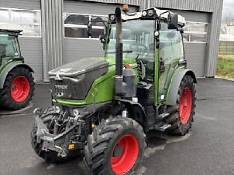 Schmalspurtraktor типа Fendt 210F PROFI, Gebrauchtmaschine в Carcassonne