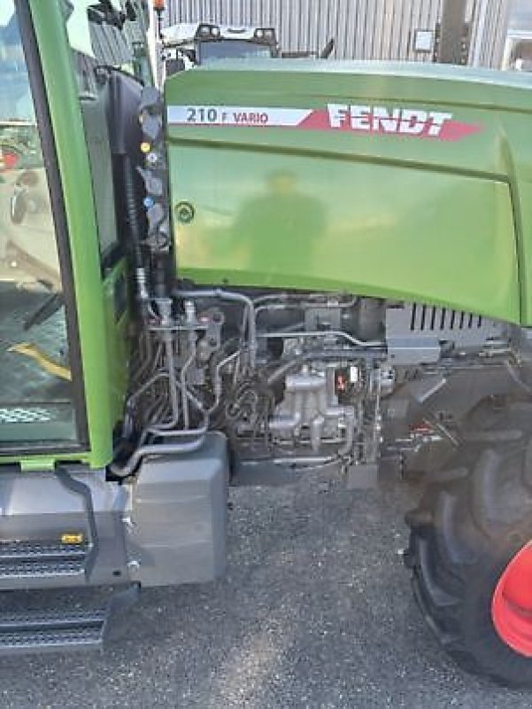 Schmalspurtraktor za tip Fendt 210F PROFI, Gebrauchtmaschine u Carcassonne (Slika 4)
