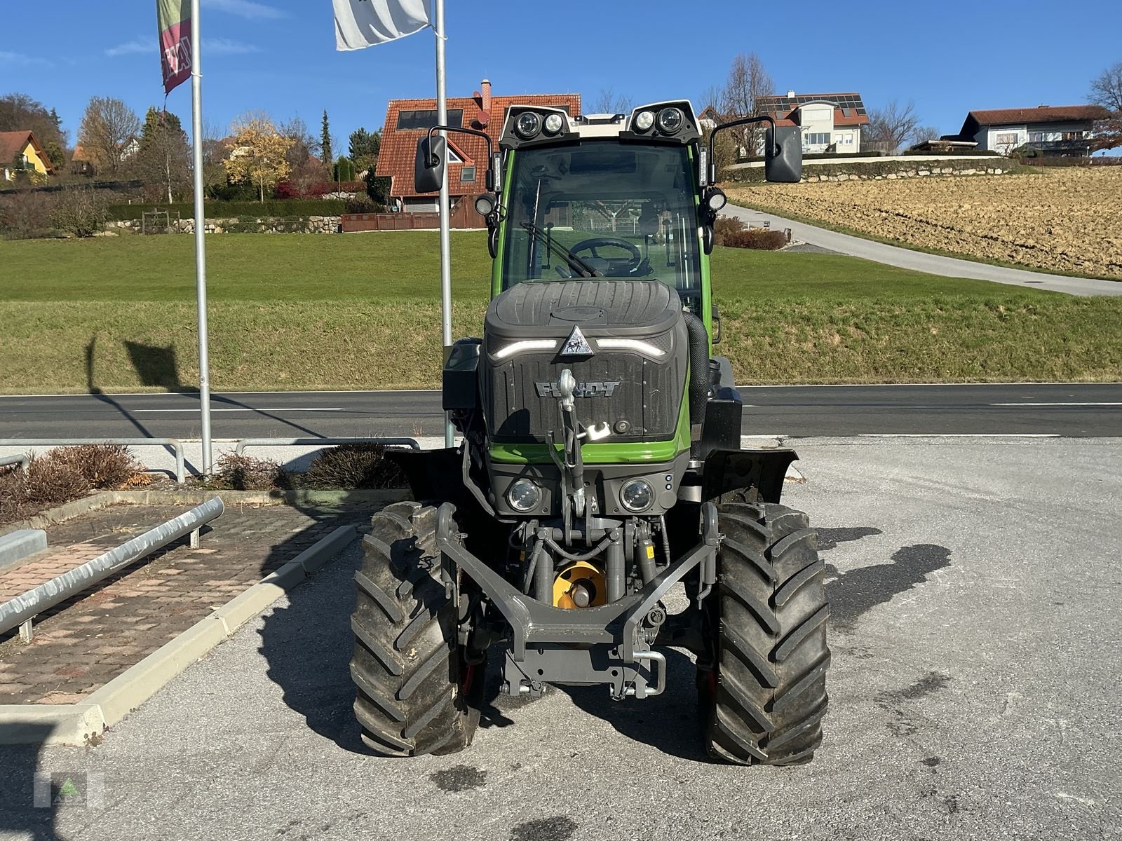 Schmalspurtraktor des Typs Fendt 211 V, Gebrauchtmaschine in Markt Hartmannsdorf (Bild 6)