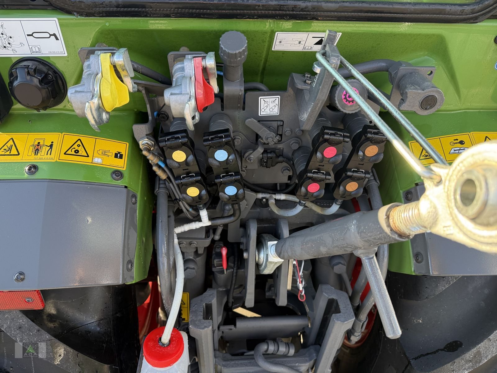 Schmalspurtraktor za tip Fendt 211 V, Neumaschine u Markt Hartmannsdorf (Slika 4)