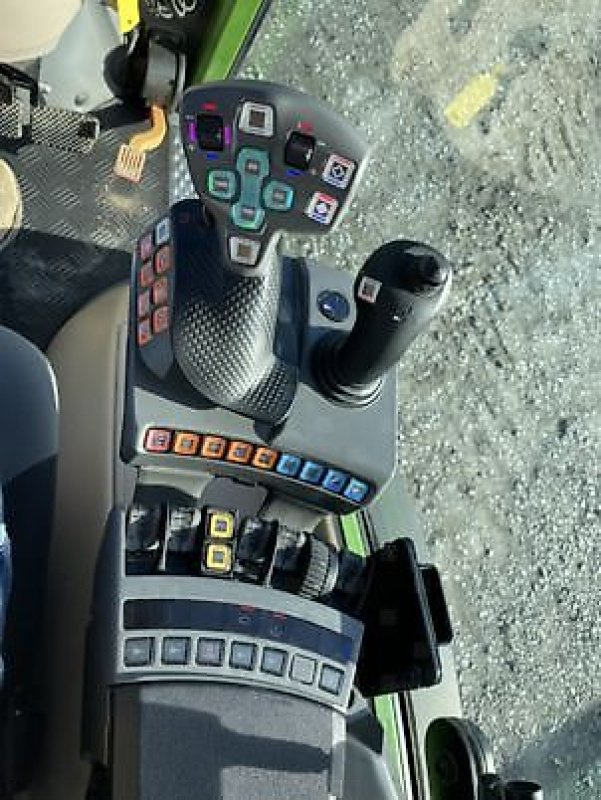 Schmalspurtraktor typu Fendt 211 V, Gebrauchtmaschine v PEYROLE (Obrázek 5)