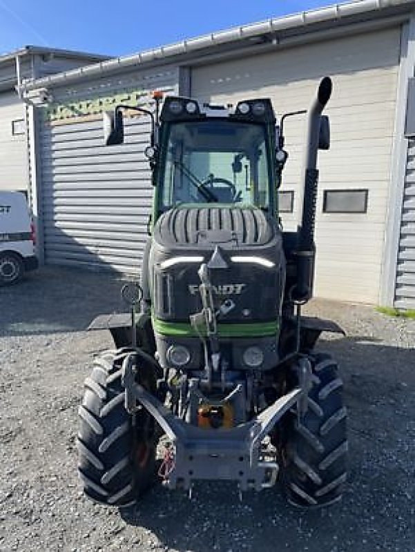 Schmalspurtraktor typu Fendt 211 V, Gebrauchtmaschine v PEYROLE (Obrázek 3)