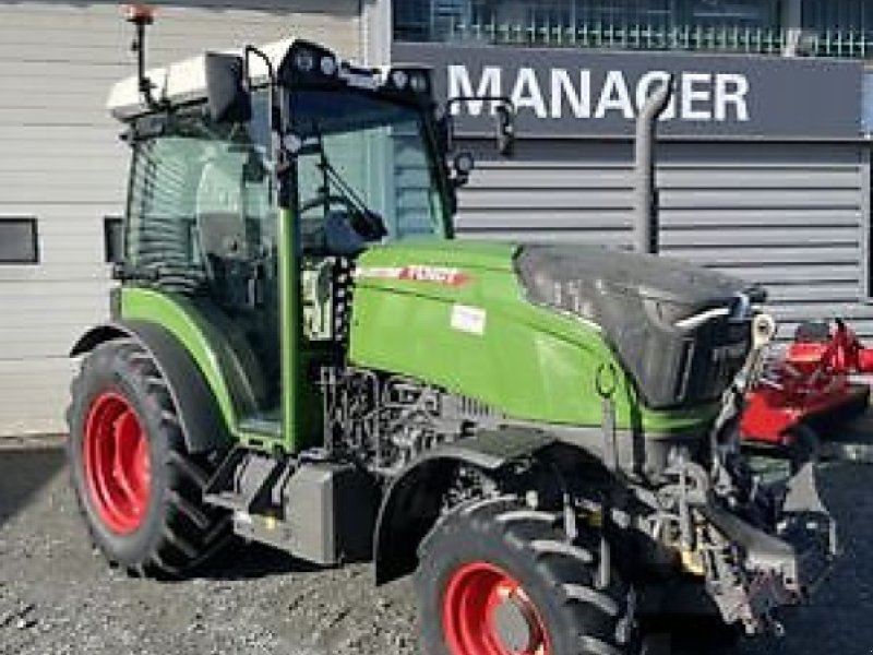 Schmalspurtraktor typu Fendt 211 V, Gebrauchtmaschine v PEYROLE (Obrázek 1)