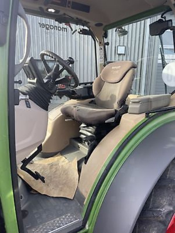 Schmalspurtraktor des Typs Fendt 211F, Gebrauchtmaschine in Carcassonne (Bild 5)