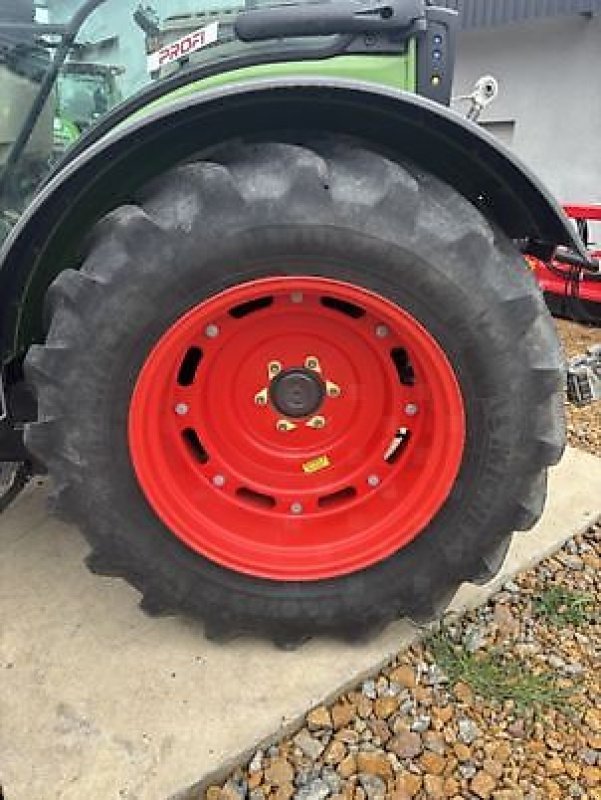 Schmalspurtraktor of the type Fendt 211F, Gebrauchtmaschine in Carcassonne (Picture 9)