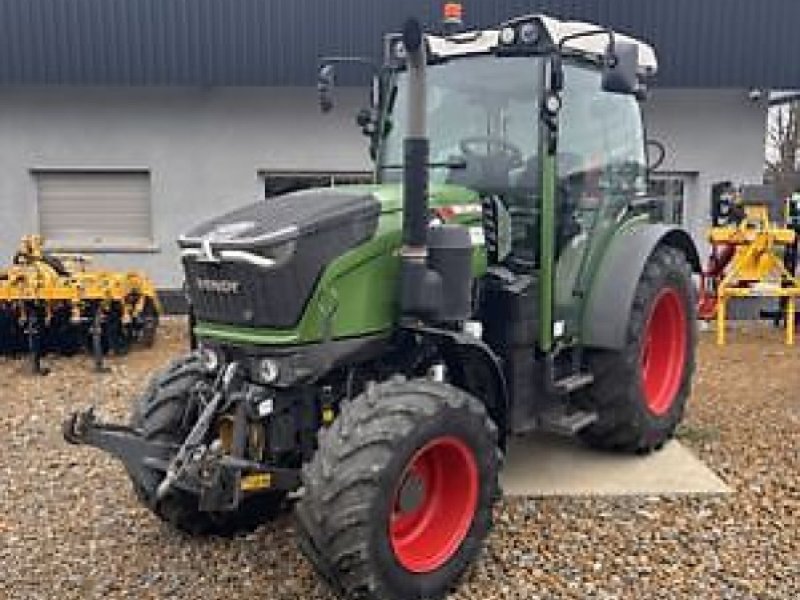 Schmalspurtraktor типа Fendt 211F, Gebrauchtmaschine в Carcassonne (Фотография 1)