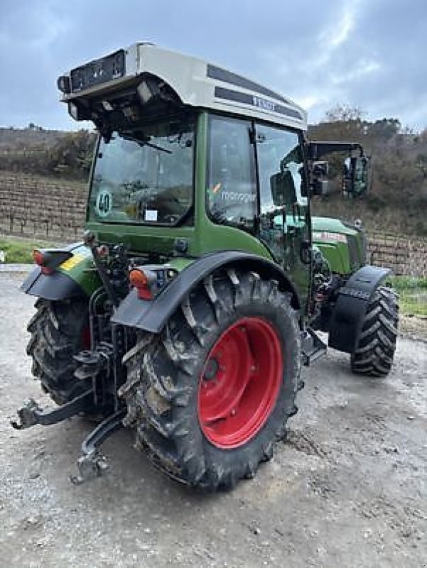 Schmalspurtraktor типа Fendt 211F, Gebrauchtmaschine в Carcassonne (Фотография 4)