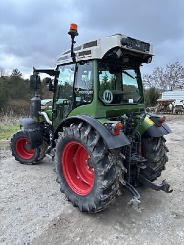 Schmalspurtraktor типа Fendt 211F, Gebrauchtmaschine в Carcassonne (Фотография 7)