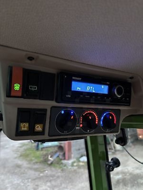 Schmalspurtraktor типа Fendt 211F, Gebrauchtmaschine в Carcassonne (Фотография 12)