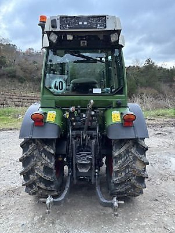 Schmalspurtraktor типа Fendt 211F, Gebrauchtmaschine в Carcassonne (Фотография 5)