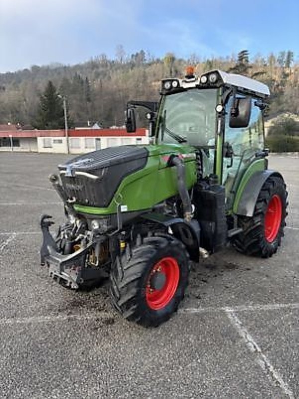 Schmalspurtraktor za tip Fendt 211V PROFI setting 2, Gebrauchtmaschine u MOISSAC (Slika 2)