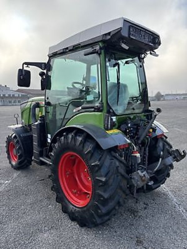 Schmalspurtraktor za tip Fendt 211V PROFI setting 2, Gebrauchtmaschine u MOISSAC (Slika 4)