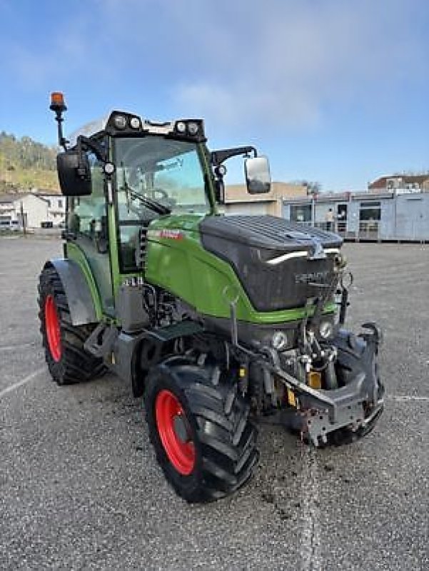 Schmalspurtraktor za tip Fendt 211V PROFI setting 2, Gebrauchtmaschine u MOISSAC (Slika 1)