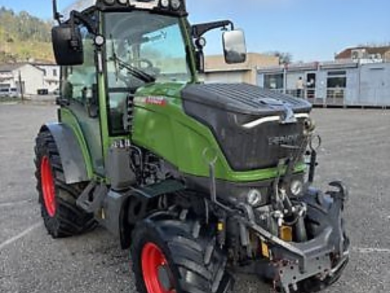 Schmalspurtraktor za tip Fendt 211V PROFI setting 2, Gebrauchtmaschine u MOISSAC (Slika 1)