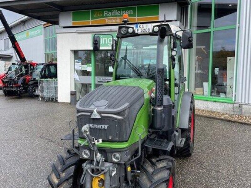 Schmalspurtraktor des Typs Fendt 211V Vario Profi Plus, Gebrauchtmaschine in Bruchsal (Bild 1)