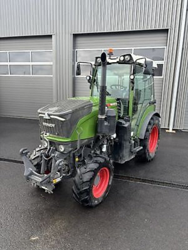 Schmalspurtraktor typu Fendt 211V, Gebrauchtmaschine v Carcassonne (Obrázek 1)