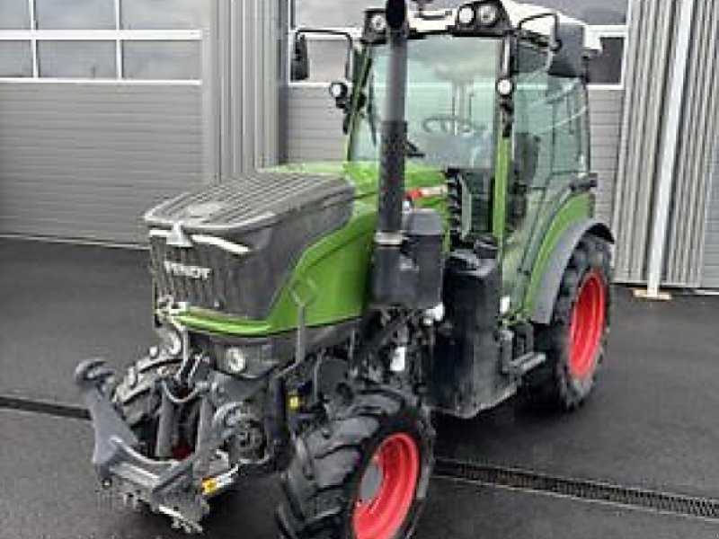 Schmalspurtraktor typu Fendt 211V, Gebrauchtmaschine v Carcassonne