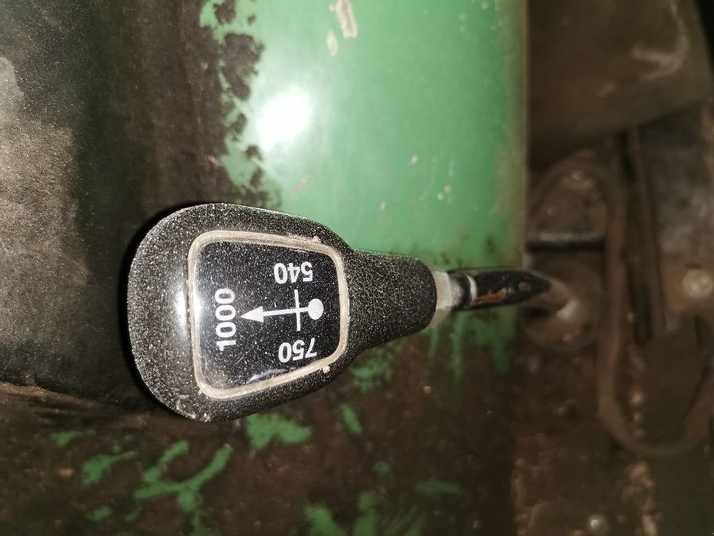 Schmalspurtraktor des Typs Fendt 275 V, Gebrauchtmaschine in ST MARTIN EN HAUT (Bild 3)