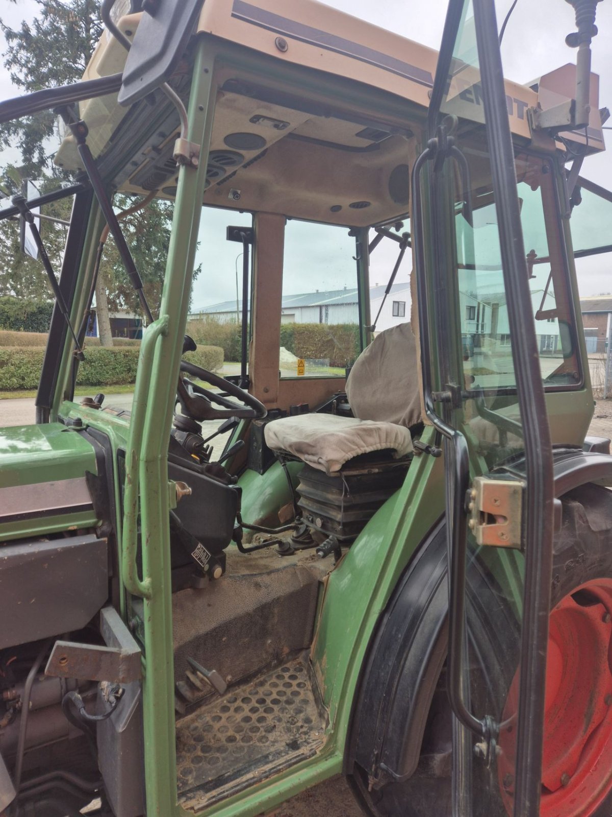 Schmalspurtraktor tip Fendt 280v, Gebrauchtmaschine in Weiteveen (Poză 4)