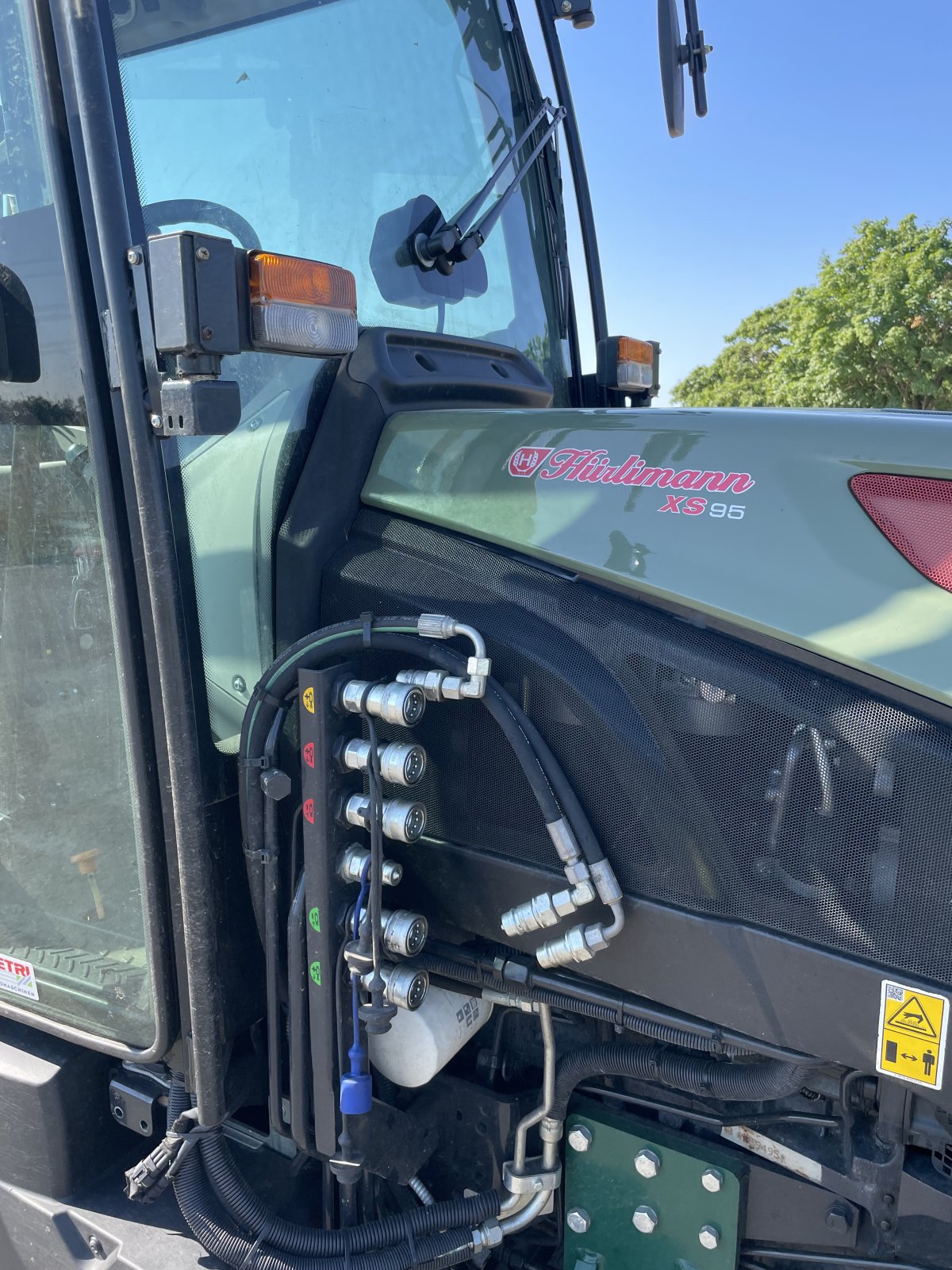 Schmalspurtraktor des Typs Hürlimann XS 95 GS, Gebrauchtmaschine in Dannstadt-Schauernheim (Bild 3)