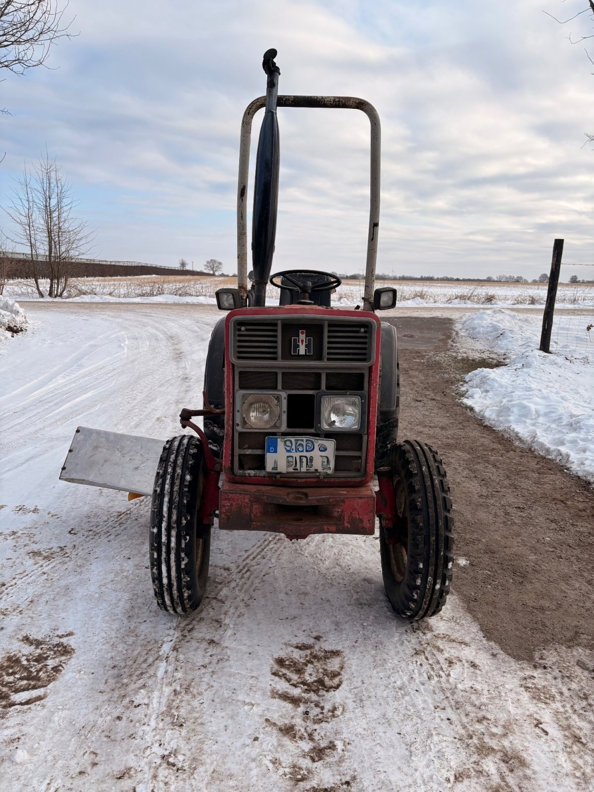 Schmalspurtraktor del tipo IHC 633, Gebrauchtmaschine en Buxtehude (Imagen 3)