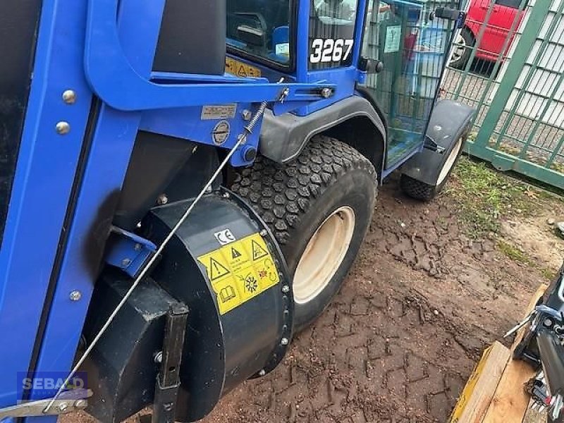 Schmalspurtraktor des Typs Iseki TM 3267 AHLK, Gebrauchtmaschine in Zweibrücken (Bild 2)