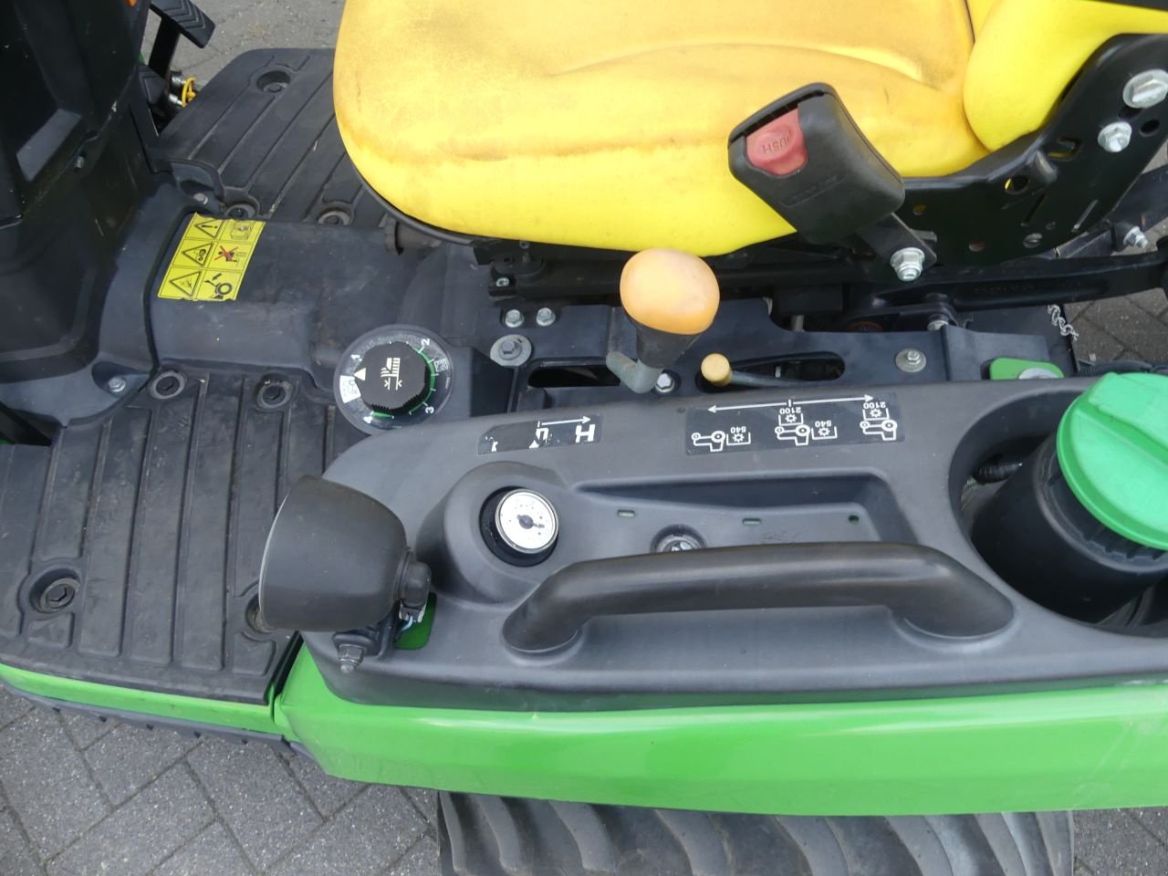 Schmalspurtraktor типа John Deere 1025R, Gebrauchtmaschine в Deurne (Фотография 5)