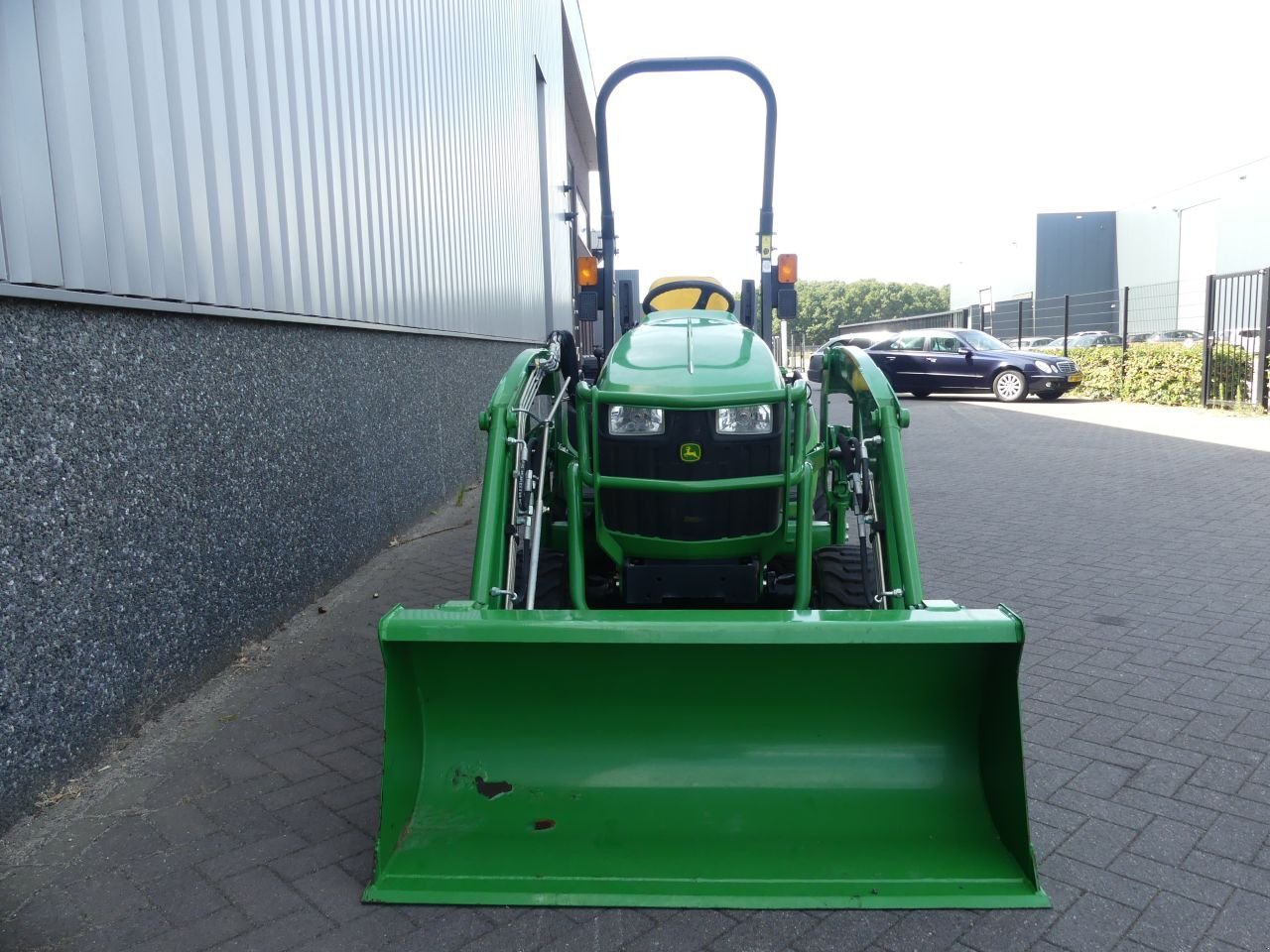 Schmalspurtraktor типа John Deere 1025R, Gebrauchtmaschine в Deurne (Фотография 3)
