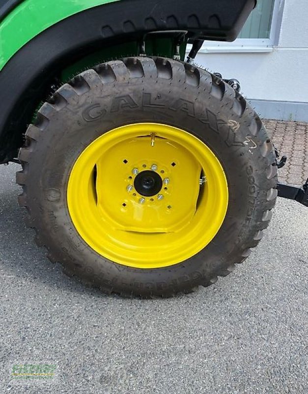 Schmalspurtraktor des Typs John Deere 2038R, Neumaschine in Kroppach (Bild 10)