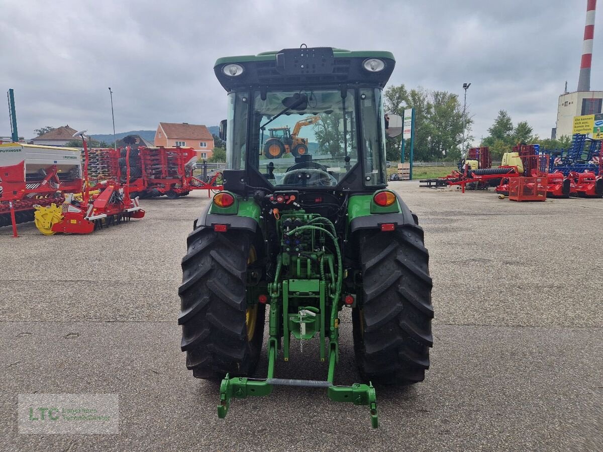 Schmalspurtraktor des Typs John Deere 5075 GF, Neumaschine in Korneuburg (Bild 9)