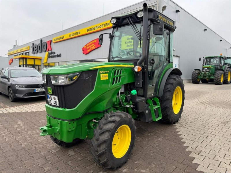 Schmalspurtraktor Türe ait John Deere 5090GV Stufe V, Neumaschine içinde Worms (resim 1)