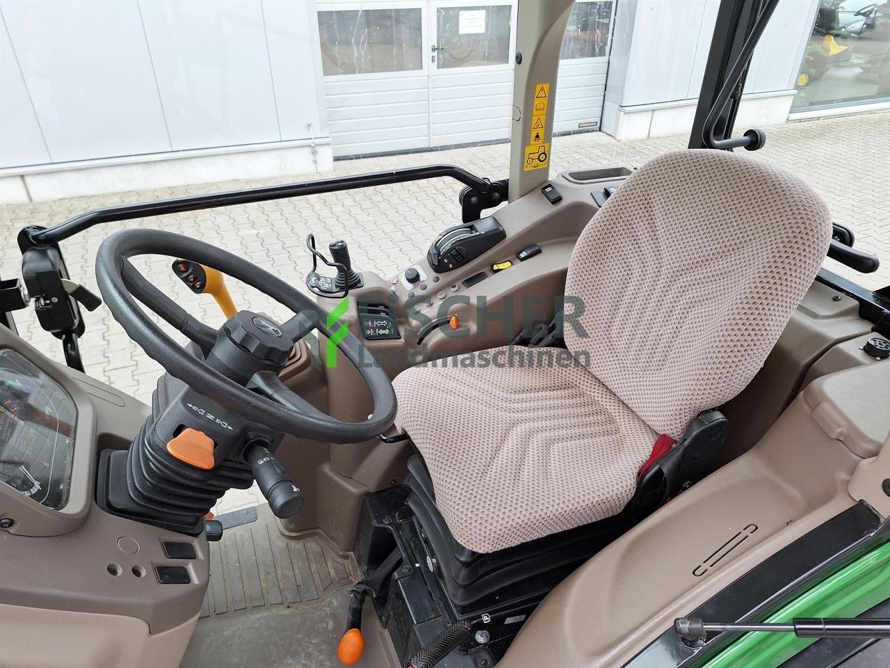 Schmalspurtraktor Türe ait John Deere 5105GN Stufe V, Neumaschine içinde Worms (resim 11)