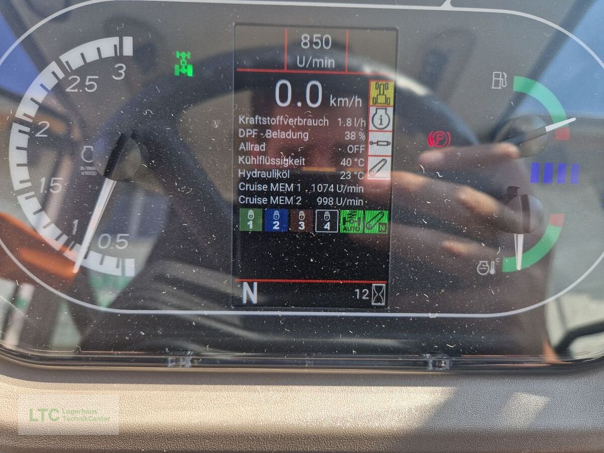 Schmalspurtraktor des Typs John Deere 5105GN, Neumaschine in Korneuburg (Bild 11)