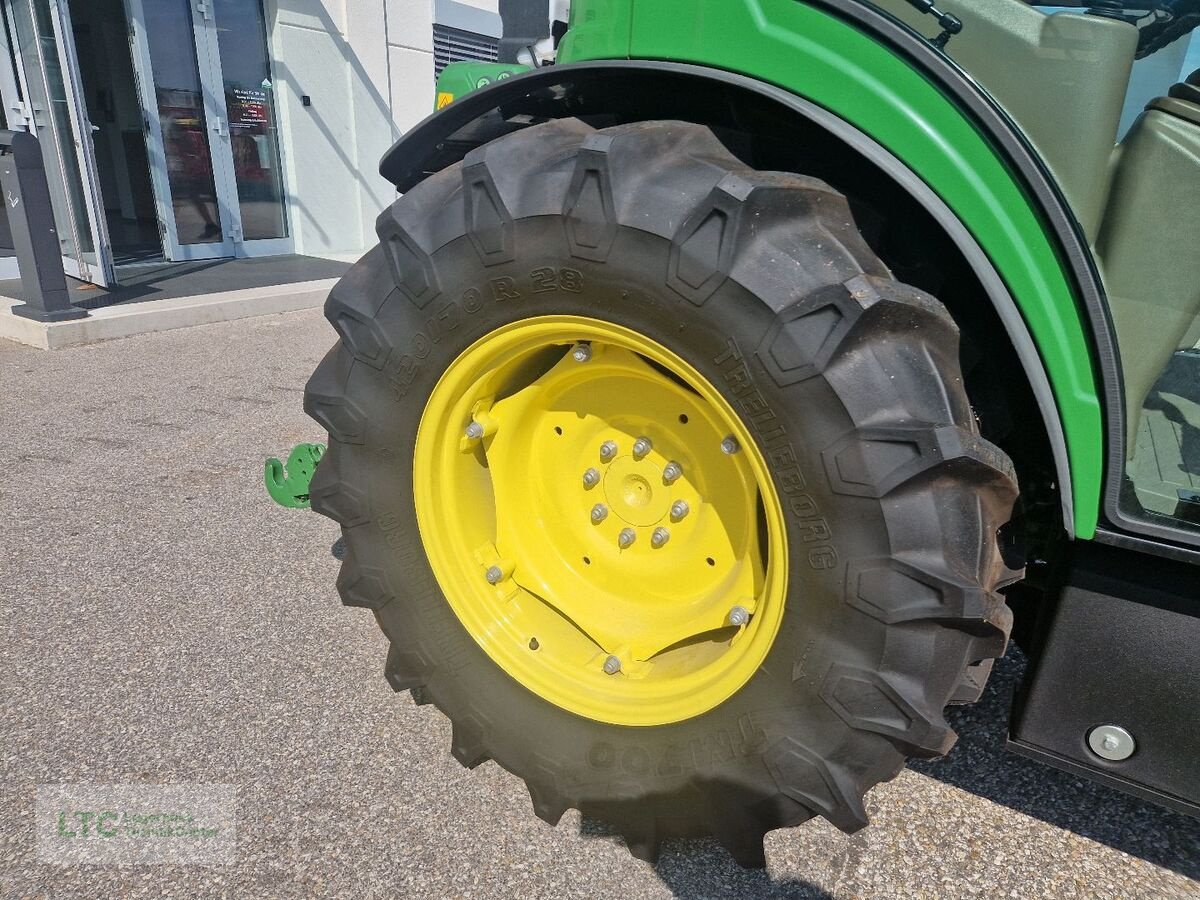 Schmalspurtraktor des Typs John Deere 5105GN, Neumaschine in Korneuburg (Bild 14)