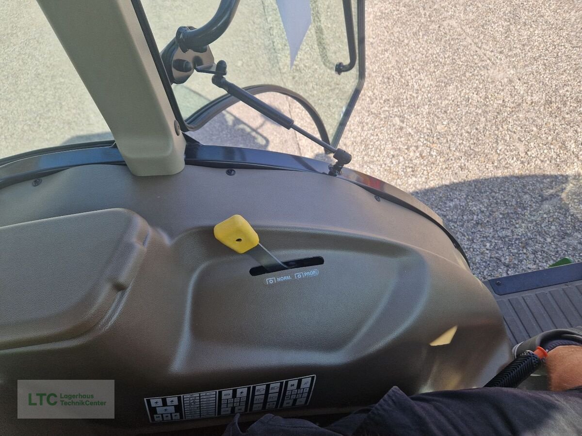 Schmalspurtraktor des Typs John Deere 5105GN, Neumaschine in Korneuburg (Bild 16)