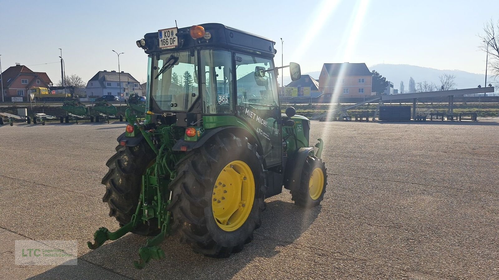 Schmalspurtraktor del tipo John Deere 5105GN, Vorführmaschine en Korneuburg (Imagen 3)